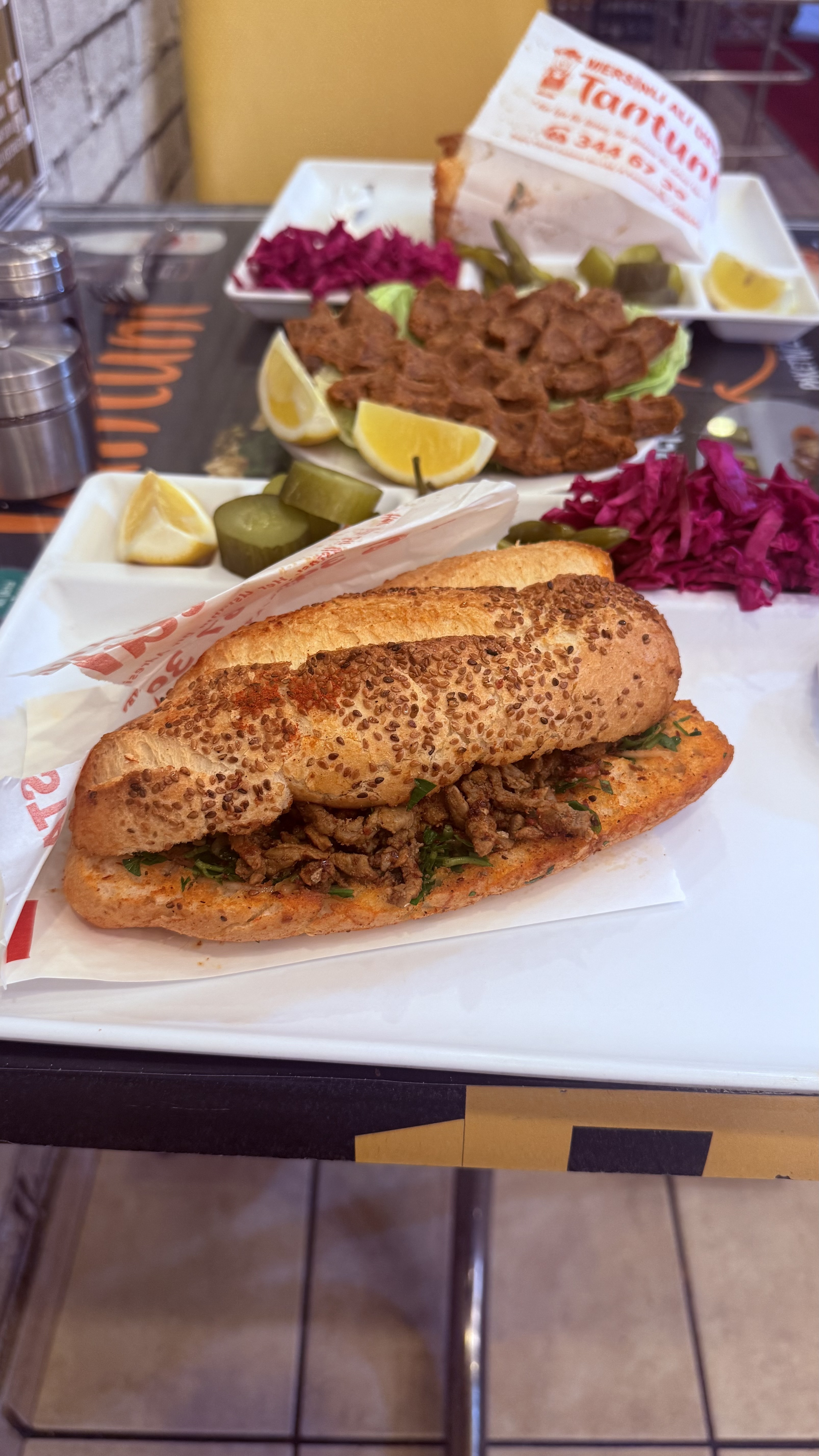 Ekmek arası Biftek Tantuni